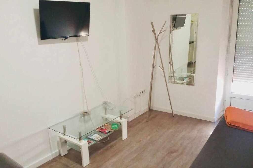 Comodo Y Agradable Estudio En Madrid Centro A2 Exterior photo